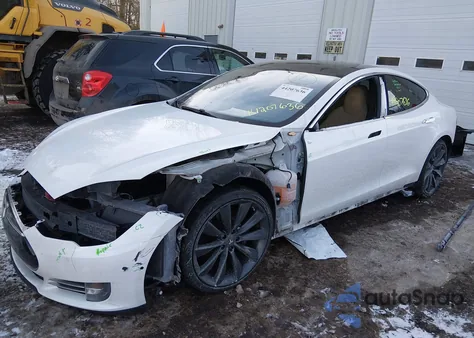 2015 Tesla Model S 60/70/85 z USA, uszkodzony, nr VIN 5YJSA1S13FFP74593